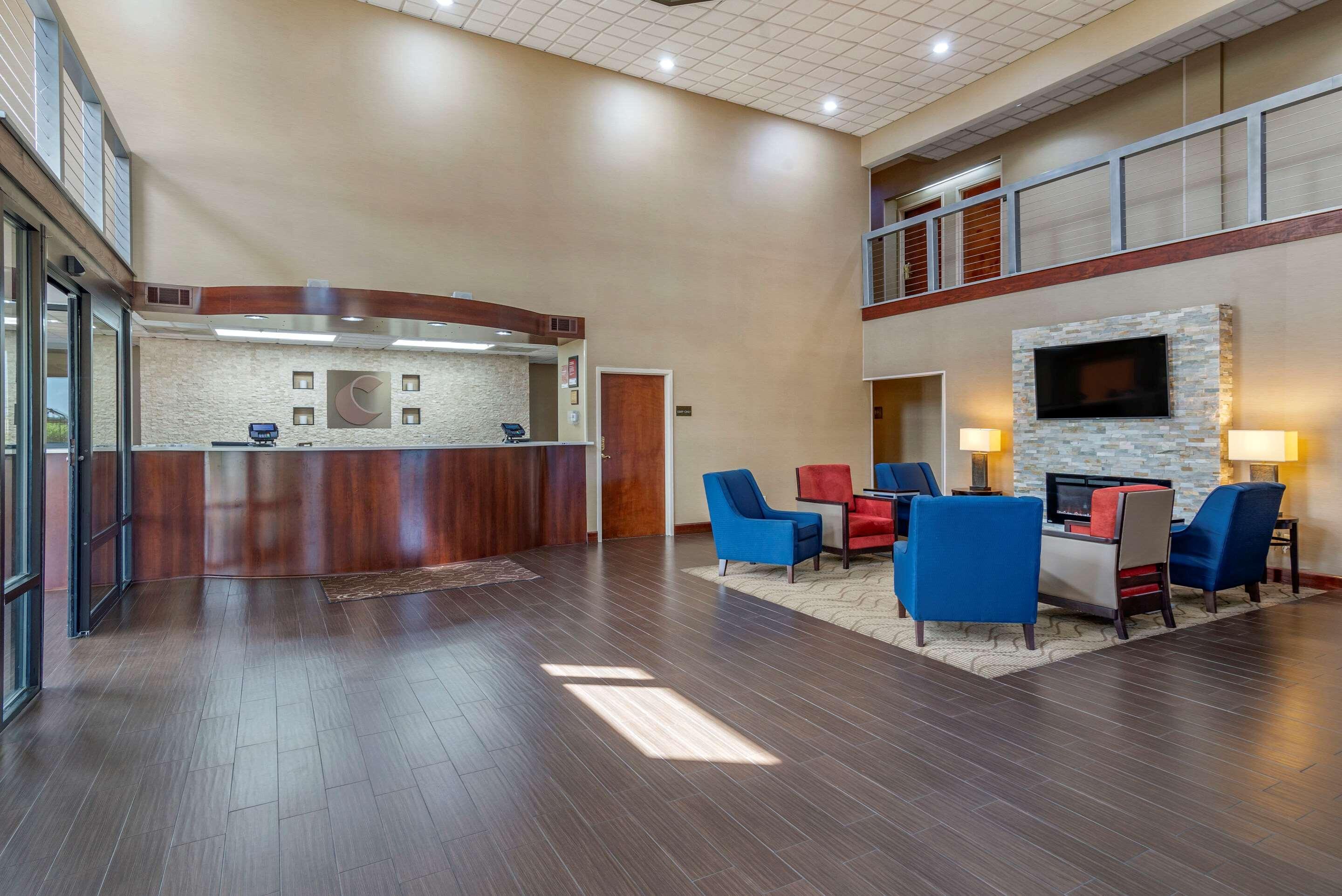 Comfort Suites Near Robins Air Force Base Warner Robins Exterior photo