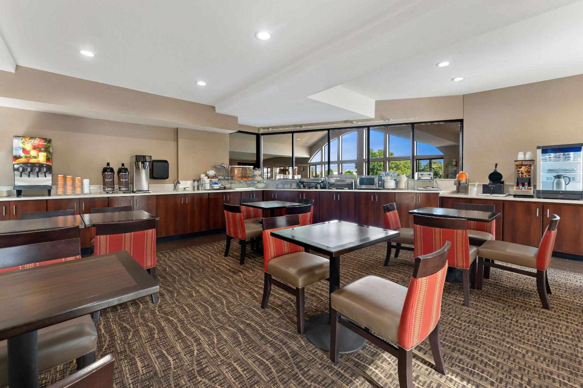 Comfort Suites Near Robins Air Force Base Warner Robins Exterior photo